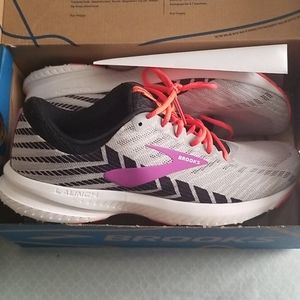 Brooks running shoes 9W